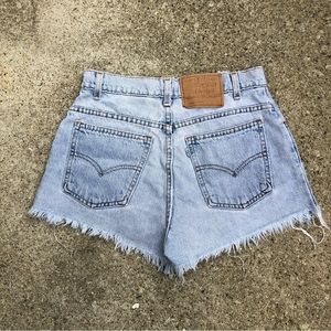 Levi’s 37942 washed denim shorts